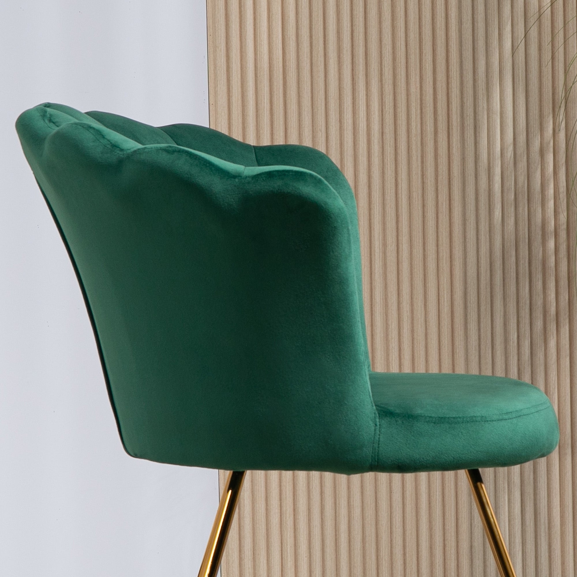 Velvet-Feel Accent Chair with Lotus Petal Design - Green